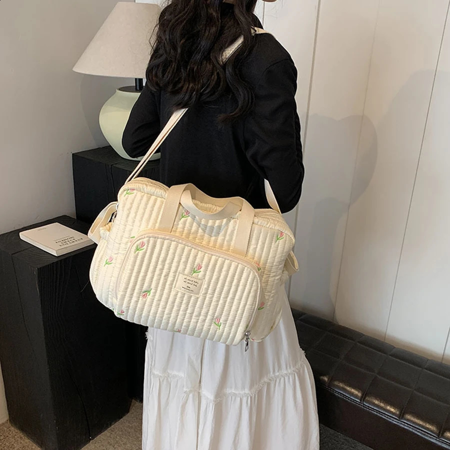 Cute Bear Flower Embroidery Pattern Baby Beige Cotton Fabric Zipper Diaper Handbag Luggage Bag 250319
