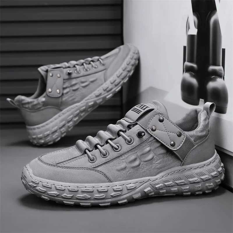 2024 Mens Tire Soled Work Shoes Outdoor Hiking Shoes Breathable Casual Outdoor Platform Hiking Skateboard Sneakers Z250319