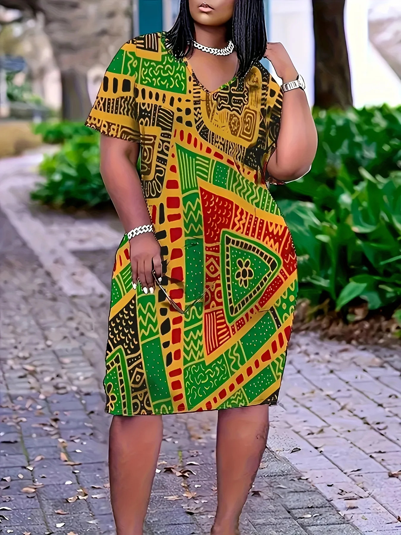 Plus size national print Vneck dress short sleeved Tshirt straight leather casual fashion function can be worn in various occasions 250319