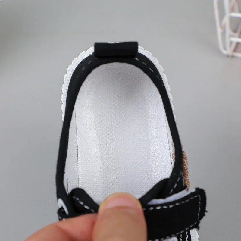Childrens Canvas Shoes Spring Autumn White Embroidery Cartoon Boys and Girls Single Shoes Pink Soft Non-slip Kids Casual Shoes 250319