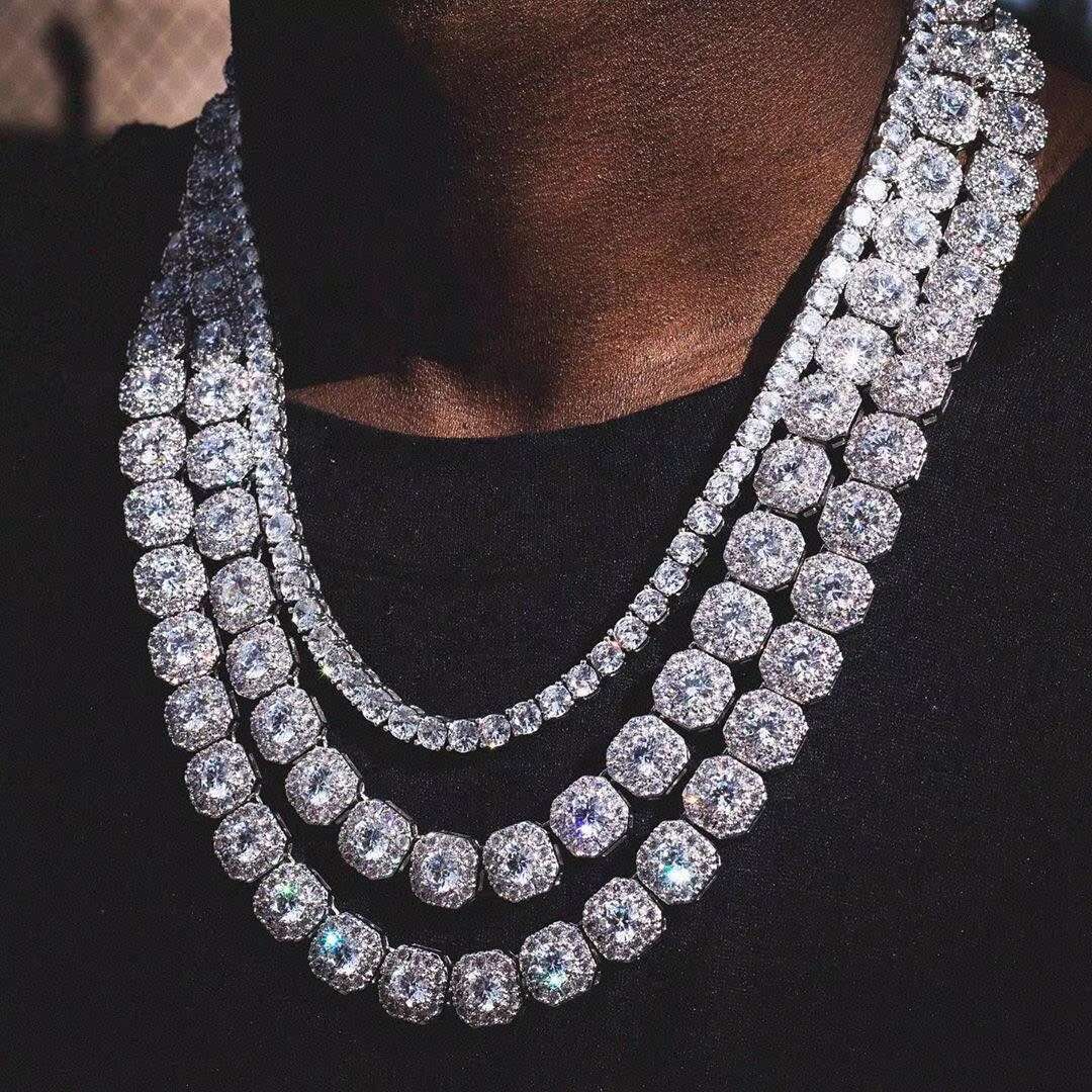 Various 5A zircon CZ cluster necklaces and bracelets enter the cold palace, shining with golden light, men gather tennis chains