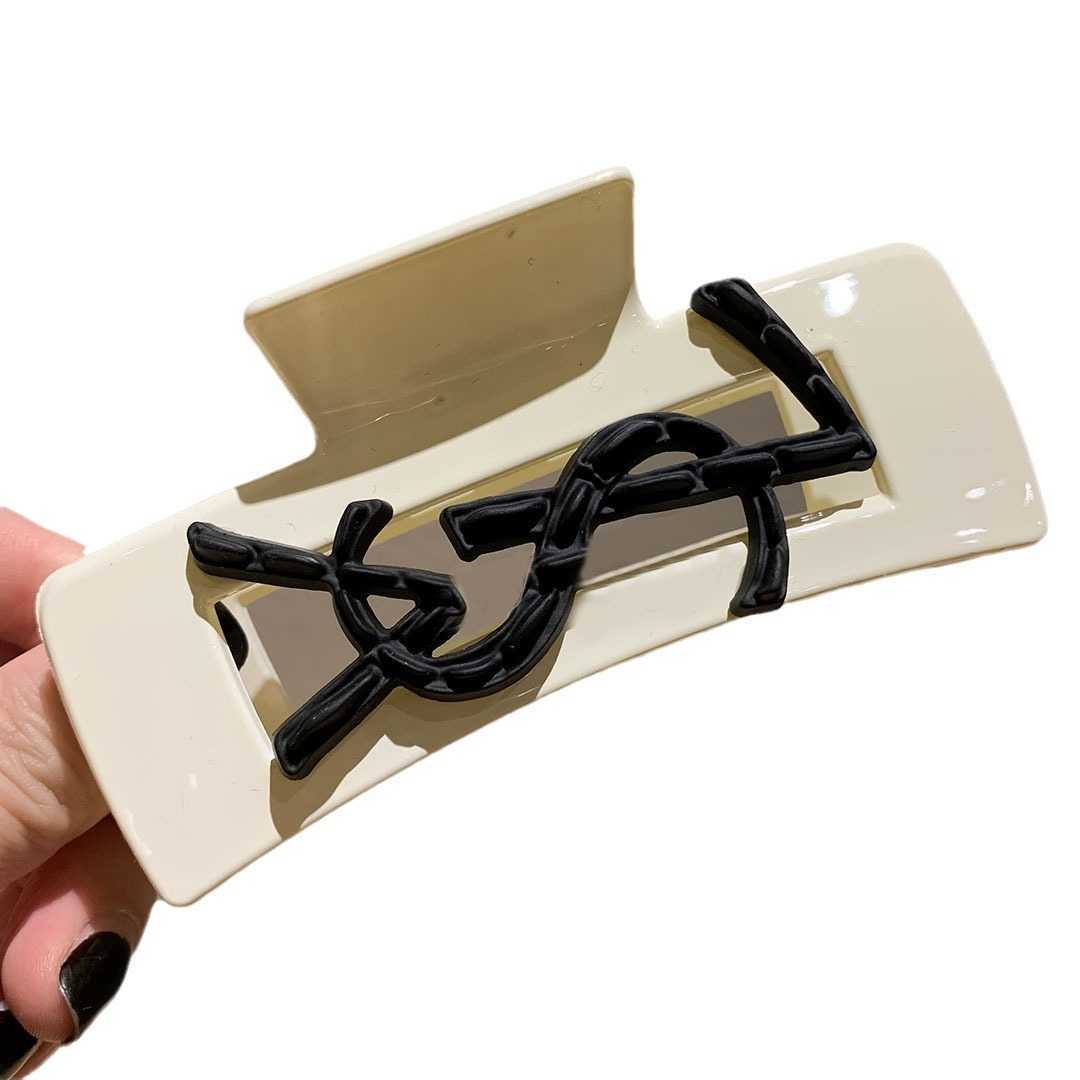 Hair Clips Barrettes Claw Clip Hair Popular Autumn and Winter Deep Coffee Claws Versatile Fashion Yellow Green H250318
