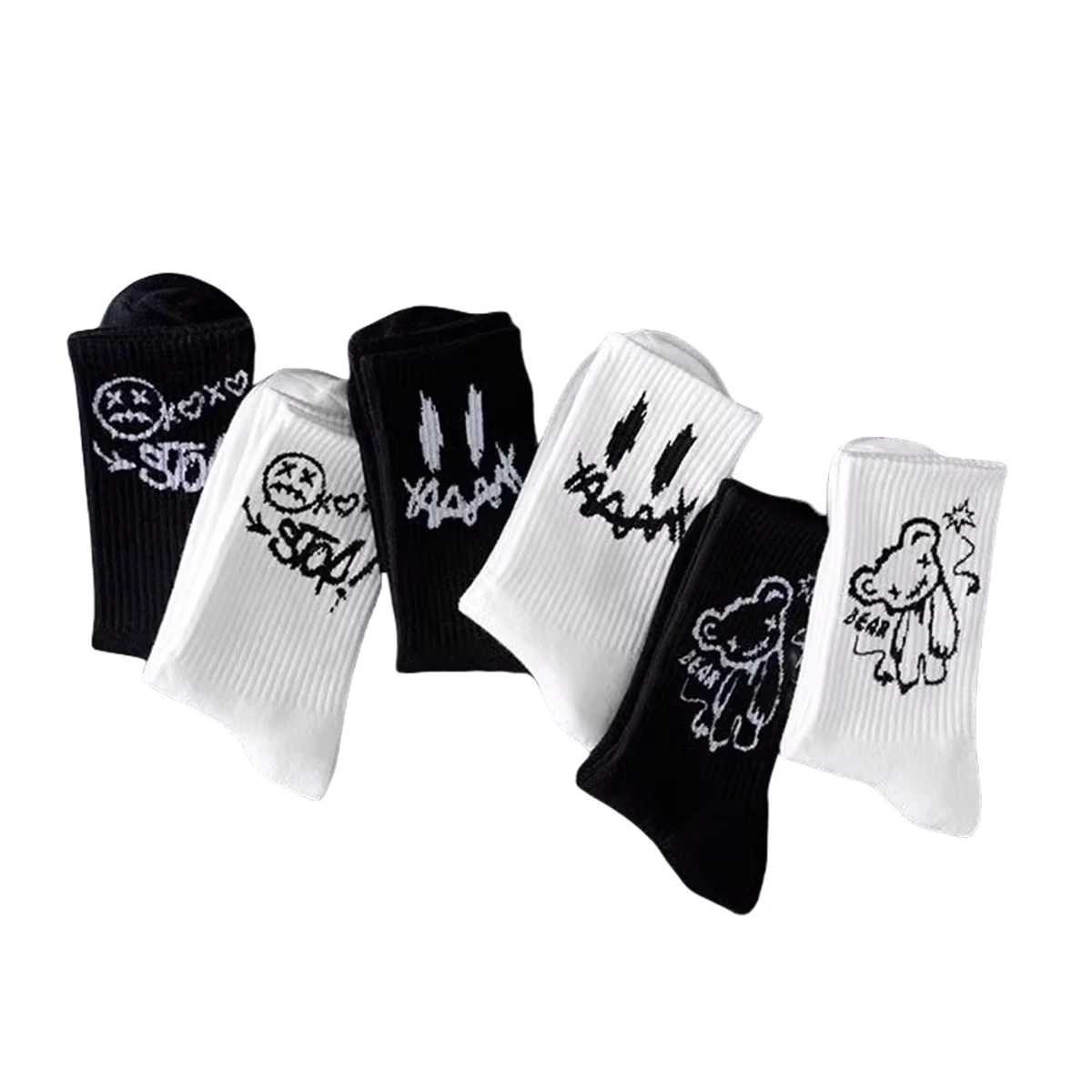 5pairs Mens Black And White Letter Cartoon Bear Trendy And Versatile Mid-Calf Sweat-Absorbent Crew Socks X250319