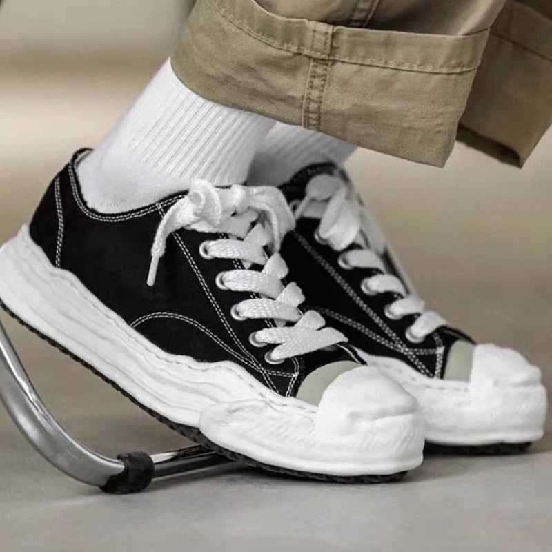 Versatile design trendy shoes for couples with thick soles raised canvas casual shoes anti slip and breathable board shoes Y250318