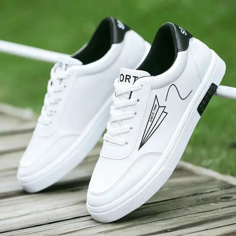2025 new summer sports shoes men's board shoes vulcanized cheap flat bottom designer fashionable men's tennis shoes