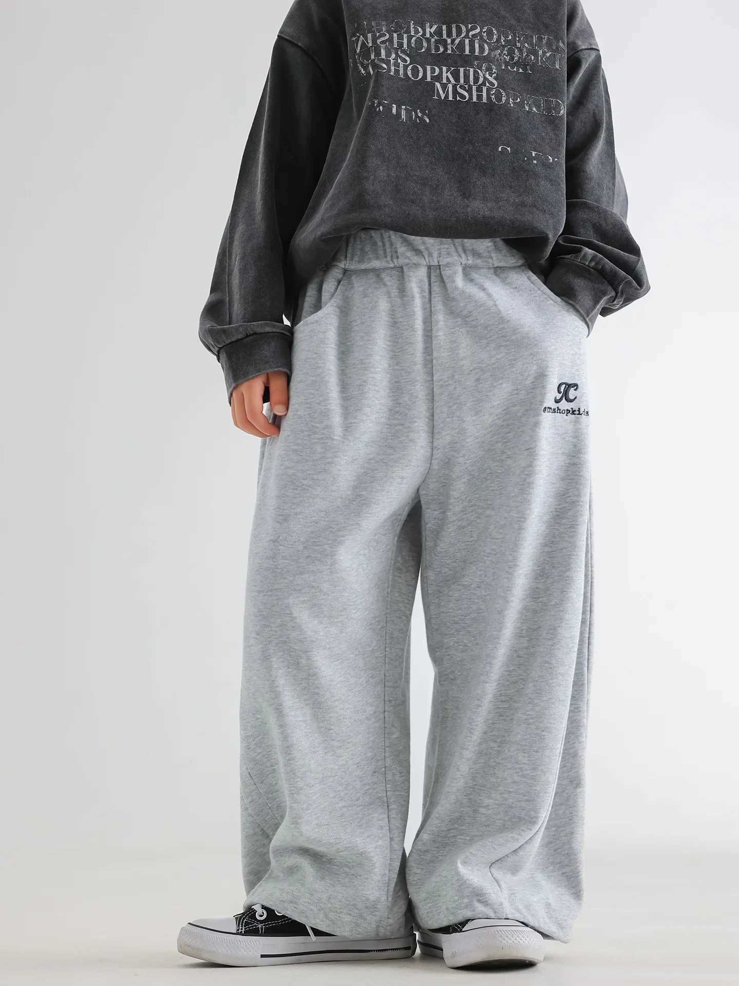 Childrens clothing boys spring sports pants 2025 new Korean style loose casual embroidered knitted long sports pantsT250318