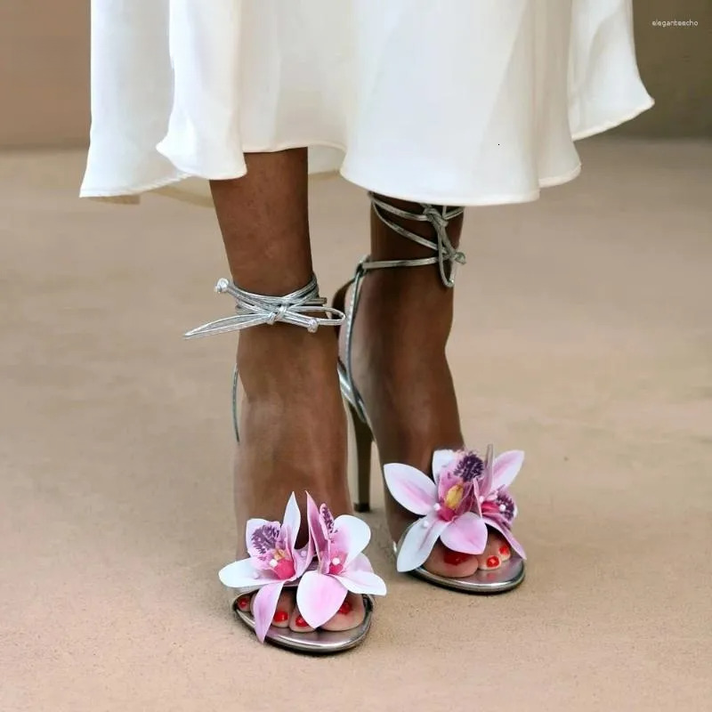 2025 S Fashion Designer Sandals Wer Ankle Strap Sexy Round Toe Stiletto Side Air Sweet Women High Heels Vacation Beach Shoes Summer