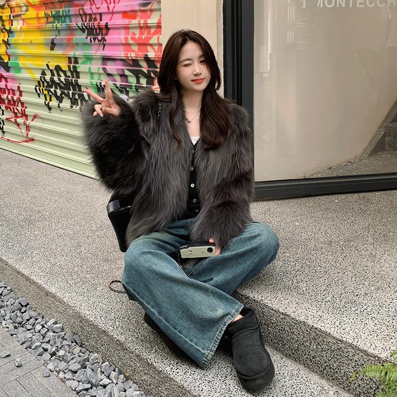 Young fox grass women's 2024 winter new fashion short fur jacket looks slim