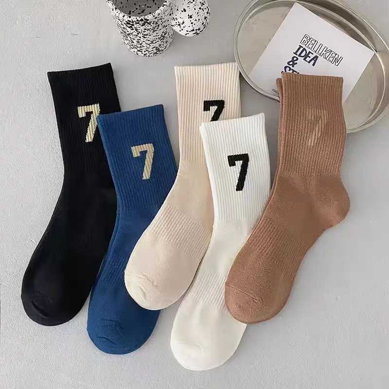 4PCS New 1977 Sock Sports Skateboard Leisure Sock European hip-hop Fashion Personality Male Alphabet Socks Couple socks X250319