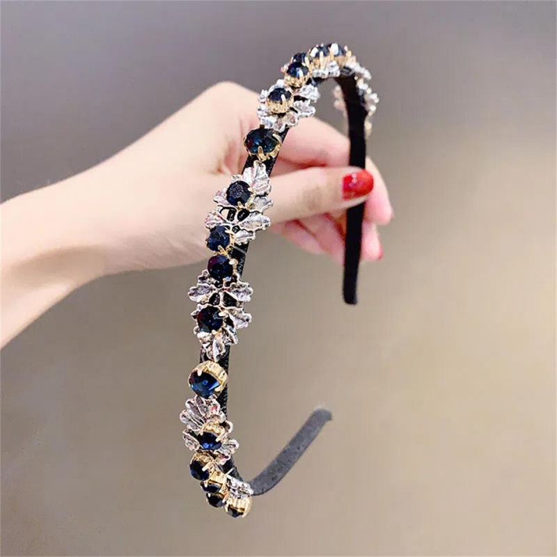 Elegant Women's Metal Leaf Design Headband with Sparkling Rhinestone Detail