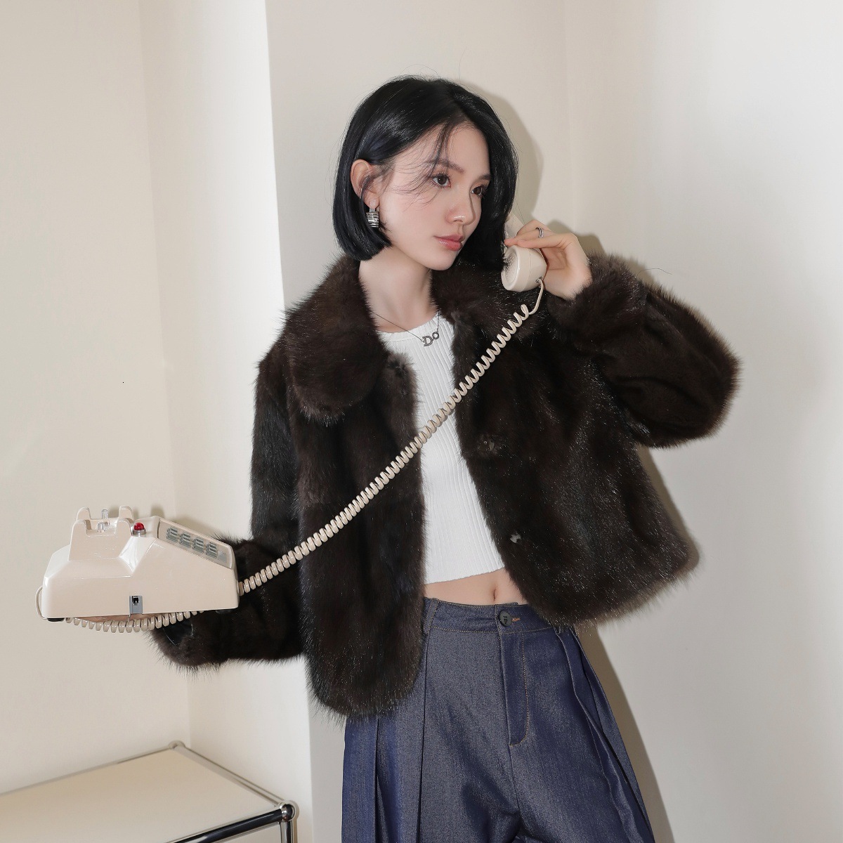 Whole mink short integrated 2024 new faux fur coat for women