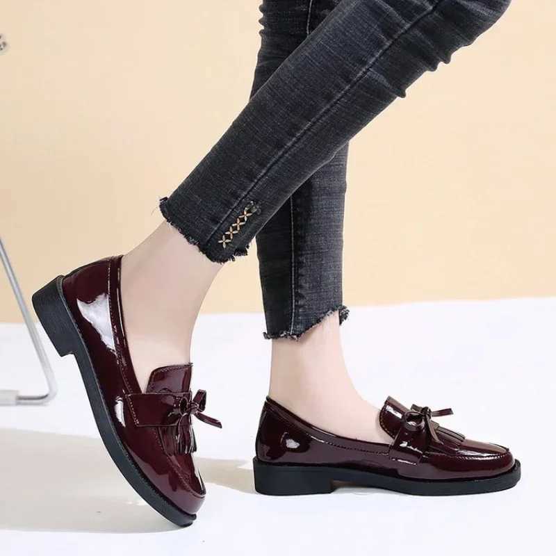 Womens Shoes Patent Leather Womens Shoes British Tassel Casual Womens Shoes Butterfly Knot Small Leather Shoes Comfortable ZapatosXJ250319