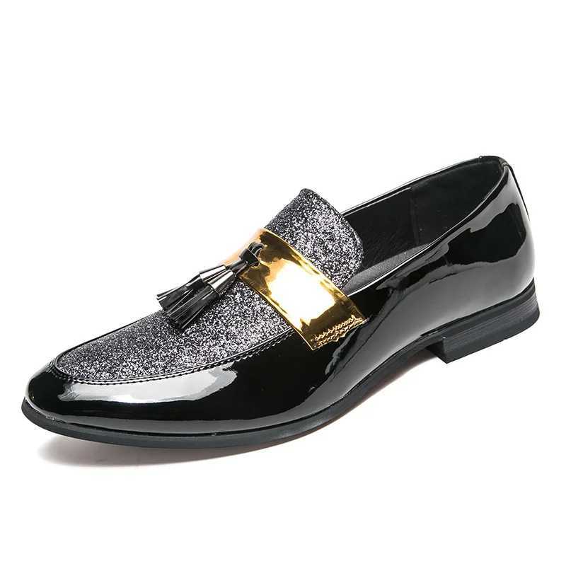Hot selling mens flat bottomed black gold formal Pahwork shoes PU leather casual mens dress shoes 2020 new Zapatos HombreXJ250319