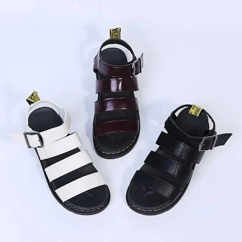 New Arrival Summer 2025 Classic Leather Sandals Ladies Roman Buckle Open Toe Beach Shoes Thick Bottom Leather Fish Mouth Trifle Sandals 43 T250318