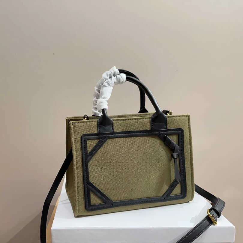 Canvas Tot Bag BM Totes Women Large Capacity Leather Designers Handbags Commute Simple Shoulder Shopping Bags Fashion Purse Handbag