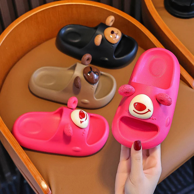Summer 4-11 Childrens Slide Cute Bear Comfortable Sandals Suitable for Girls and Boys Non slip Beaver Flip Cover Family Childrens Shoes 250318