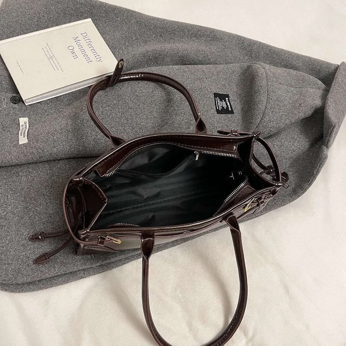 LEFTSIDE Small Short Handle PU Leather Tote Bags For Women 2025 Y2k Ladies Shoulder Bag Females Retro Simple Handbags And Purses