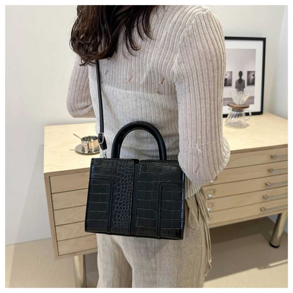 New Crocodile Pattern Crossbody Bag For Wen Version PU Leather Casual Shoder Bag Ladies Solid Color Simple Square Handbag Z250318