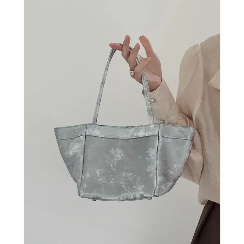 Xiuya Aesthetic Silver Women Handbag Chinese Bucket Bag Small Premium Retro Womens Horizontal Bag 250317