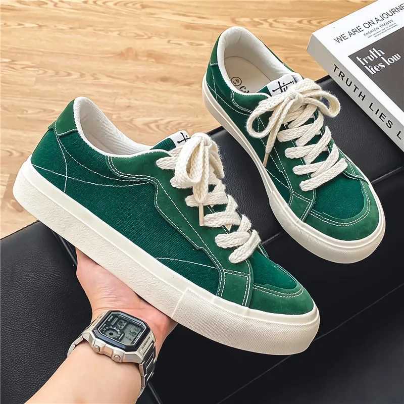 Men Skateboarding Shoes Canvas Thick Bott Platform Shoes Cfortable Breathable Vcani Shoes Casual Sneakers Student Shoe Y250318