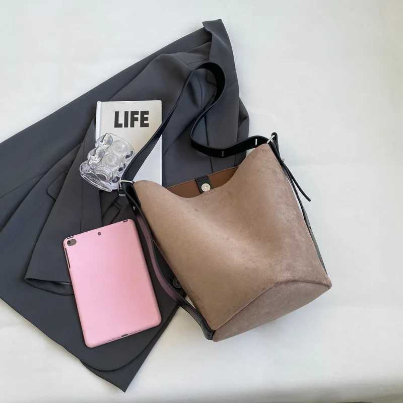 New Arrival Nigedu womens bucket bag matte leather womens messenger bag cross body bag wide shoulder strap womens handbag Bolsos black T250318