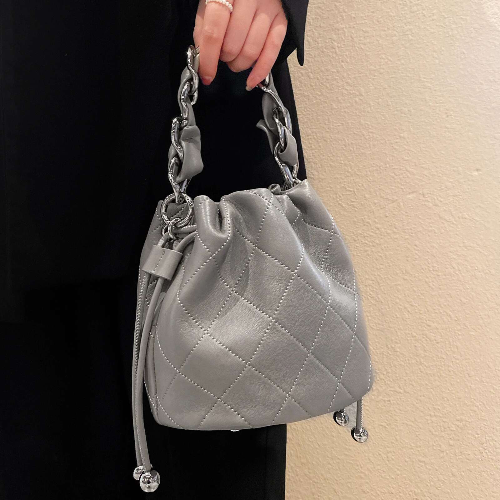 Genuine Leather Quilted Drawstring Bucket Bag Women With Chain Strap Crossbody Handbag For Daily Use And Commuting