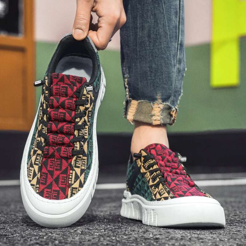 2025 New Men's Outdoor Designer Fashionable Breathable Four Seasons Canvas Anti slip Sports Cloth Running Casual Board Shoes