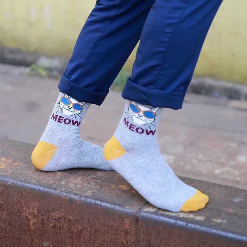 Mens cartoon hip-hop cool eyed cat socks cotton ice skating socks artistic funny socks personalized trendy pet elf socks casual suitable for couples X