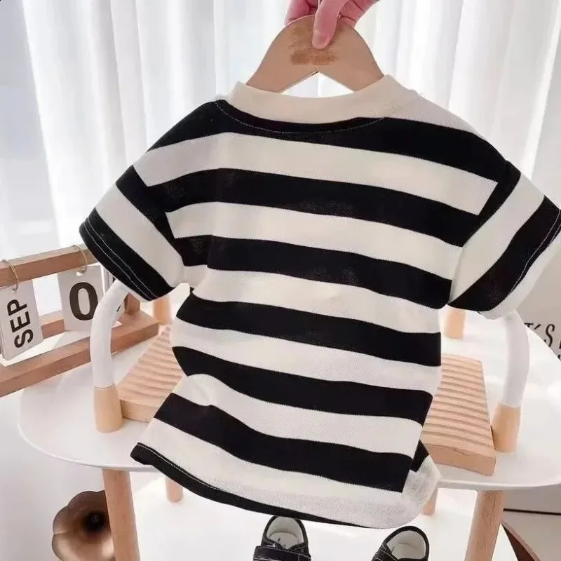 Summer childrens set boys and girls short sleeved striped Tshirtshorts baby fashion round neck 250319