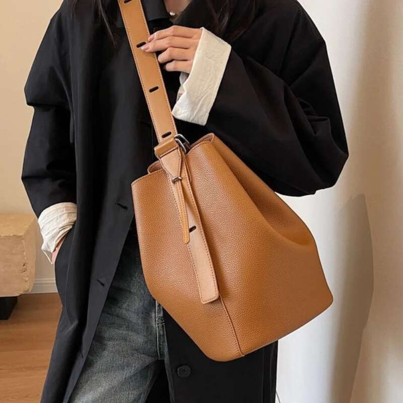 Small Solid Color Leather Shoulder Crossbody Bags For Women Designer Korean New Fashion Retro Female Handbags Underarm Bag