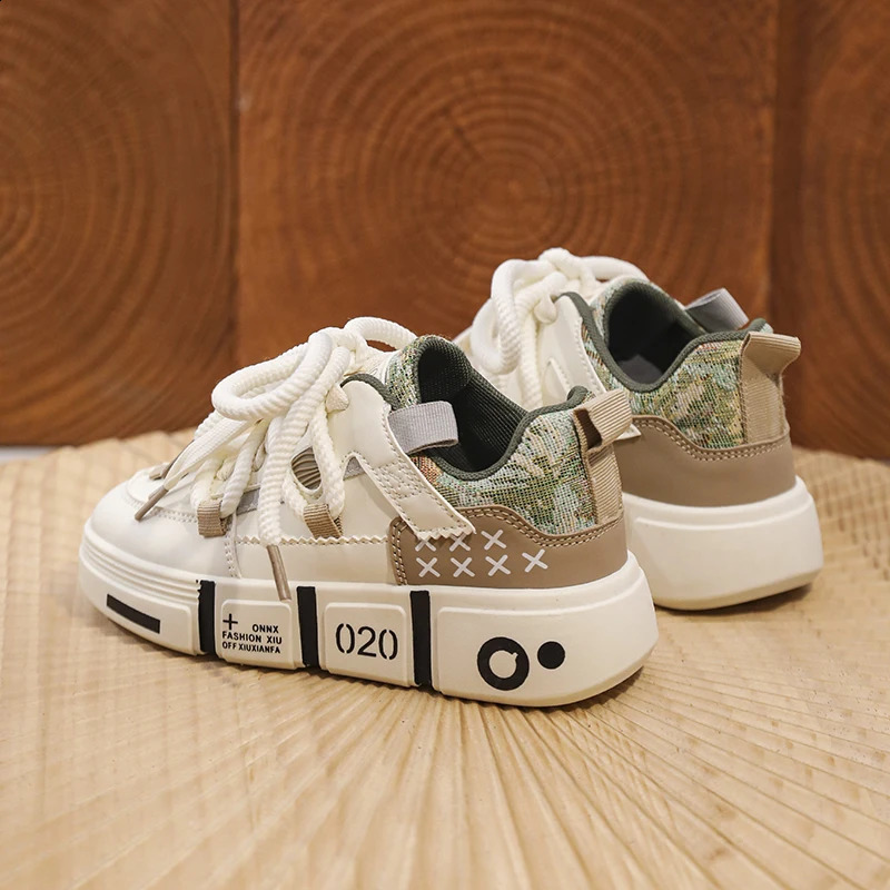 Medium and large children low-top youth non-slip skates Student outdoor sneakers Mens leather breathable casual shoes 250319