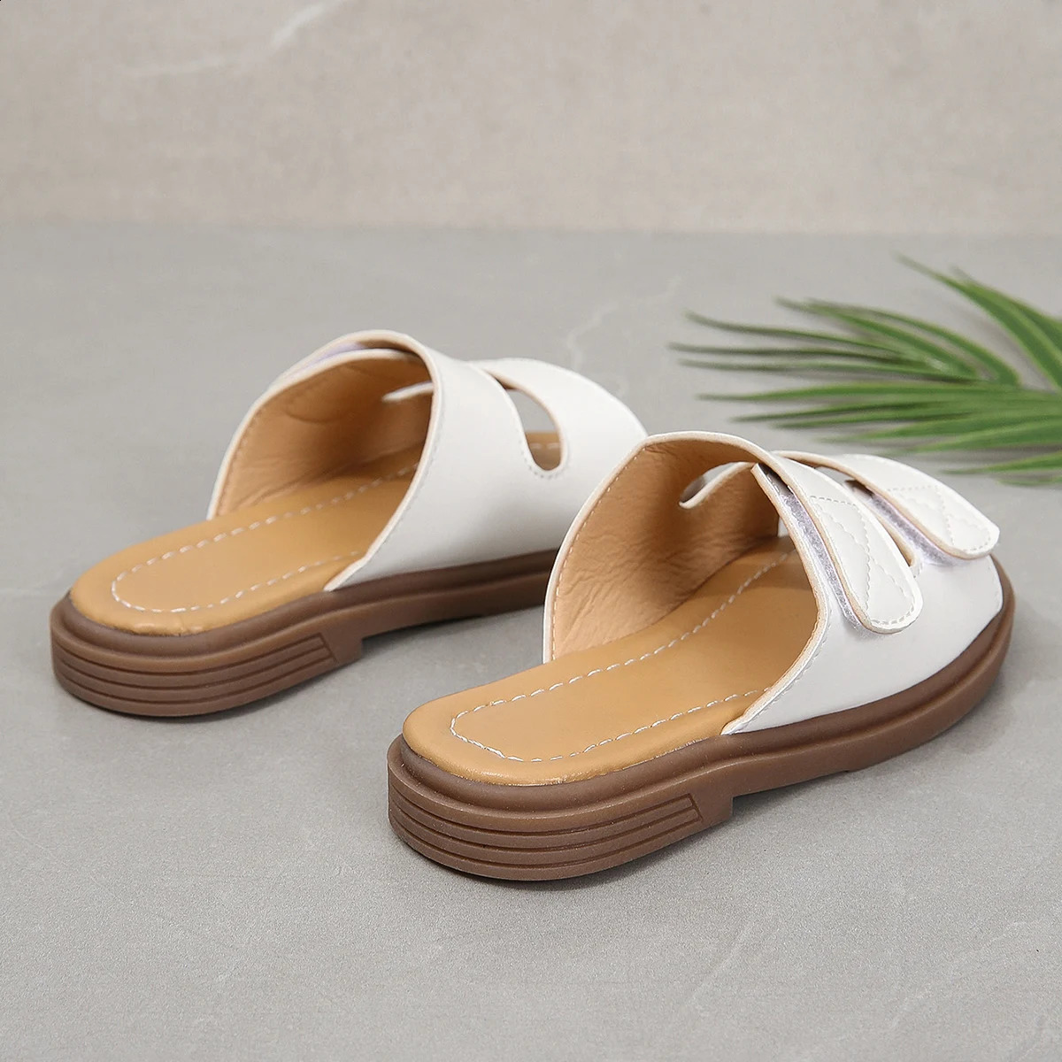 Girls Sandals Summer Medium sized Childrens Princess Soft soled Shoes 250312
