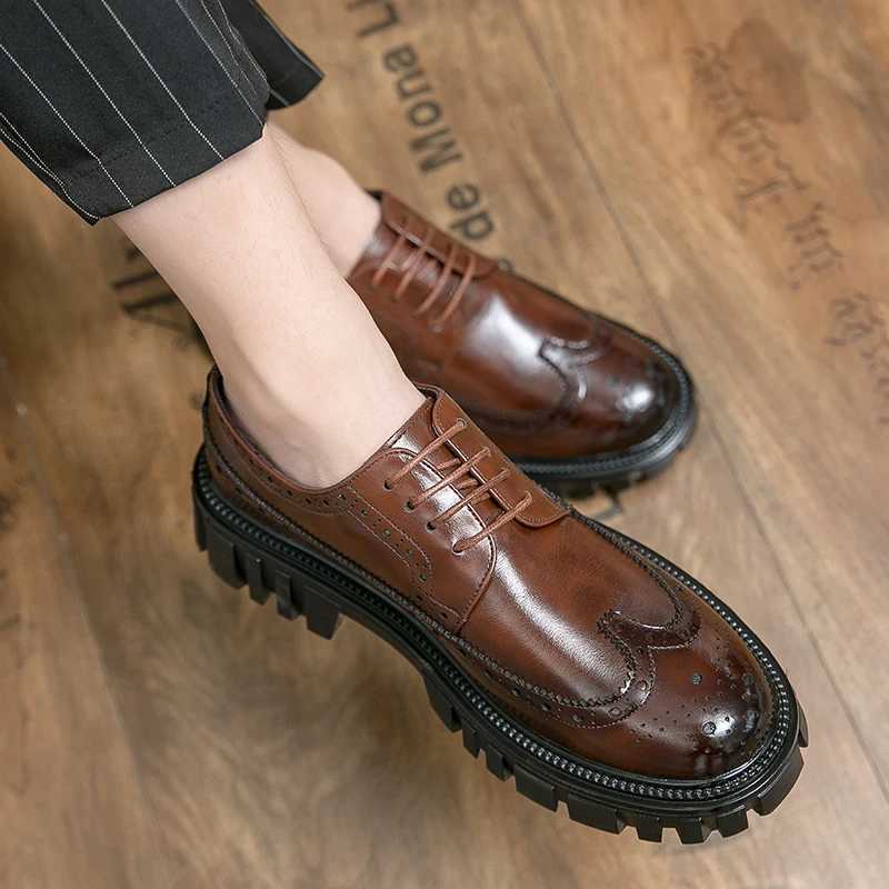 Luxury mens big head dress shoes mens set casual shoes formal business leather shoes Italian mens thick soled wedding shoesXJ250319