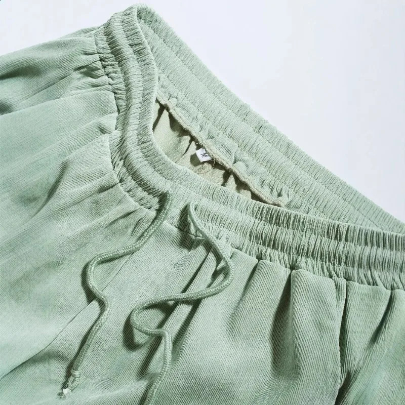 retro Corduroy casual mens shorts summer beach vacation casual shorts mens sports and fitness pants 250317