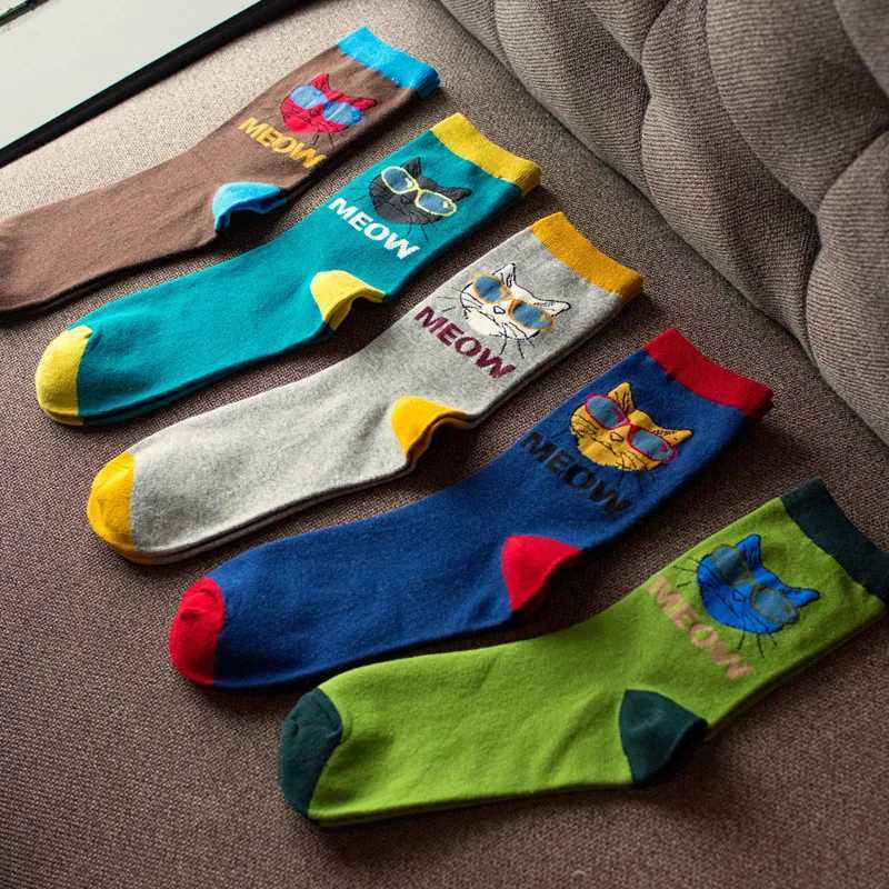 Mens cartoon hip-hop cool eyed cat socks cotton ice skating socks artistic funny socks personalized trendy pet elf socks casual suitable for couples X