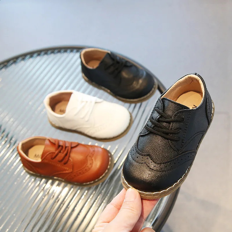 Boys and girls Loafers fashionable childrens sports board shoes comfortable leather 250319