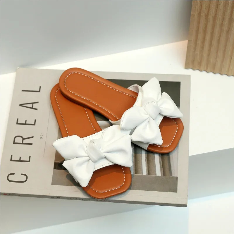 Summer Girls Slippers Bow Knot Beach White Beige Comfortable Childrens Slide Fashion Leisure Holiday Childrens Sandals 250318