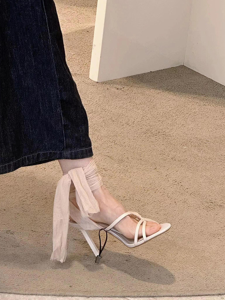 Fashion Women Heels Sexy Padlock High Sandals Thin Single Strap Metal Stiletto Slippers Heel Shoes 240723