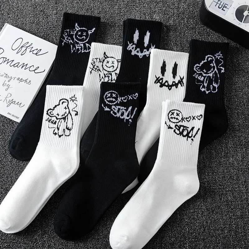 Ghostface 46 Couple Sports Socks Spring/Summer Basketball Socks Black and White Long Socks Mens Mid Socks Hip Hop X250319