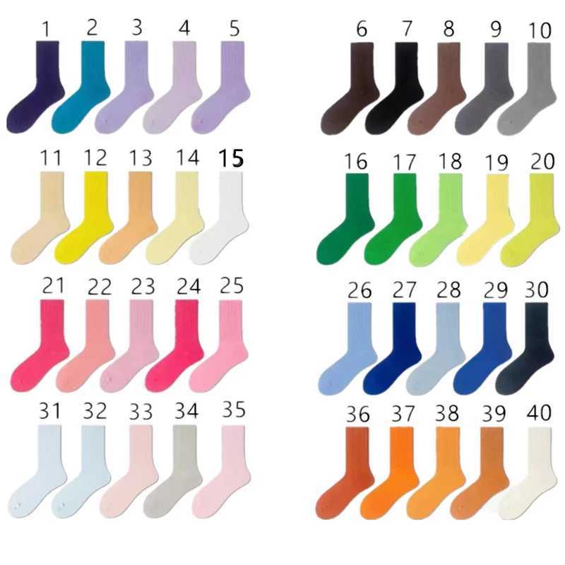 40 Colors Solid Men Socks Women Middle Tube Four Seasons Combed Cotton Sport Breathable Hand Sewing Pink Green Colorful Sock X250319