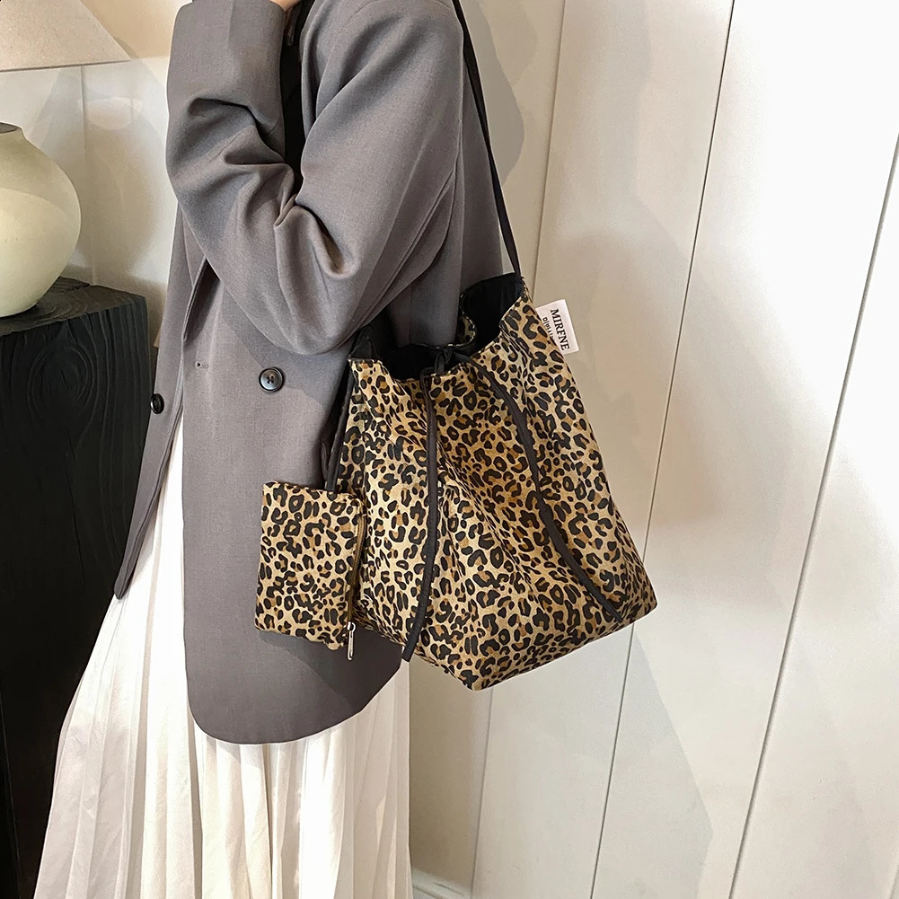 2 womens bucket bags leopard print handbag large capacity handbag work travel homeless bag 250317