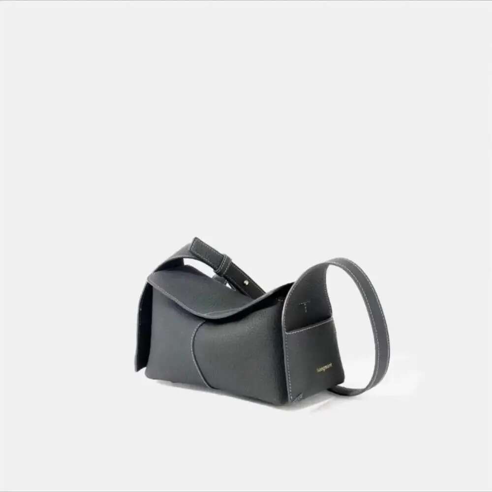 Mini Fashion Women's Single Shoulder New Leather Clamshell Light Niche Brand Design Crossbody Bag