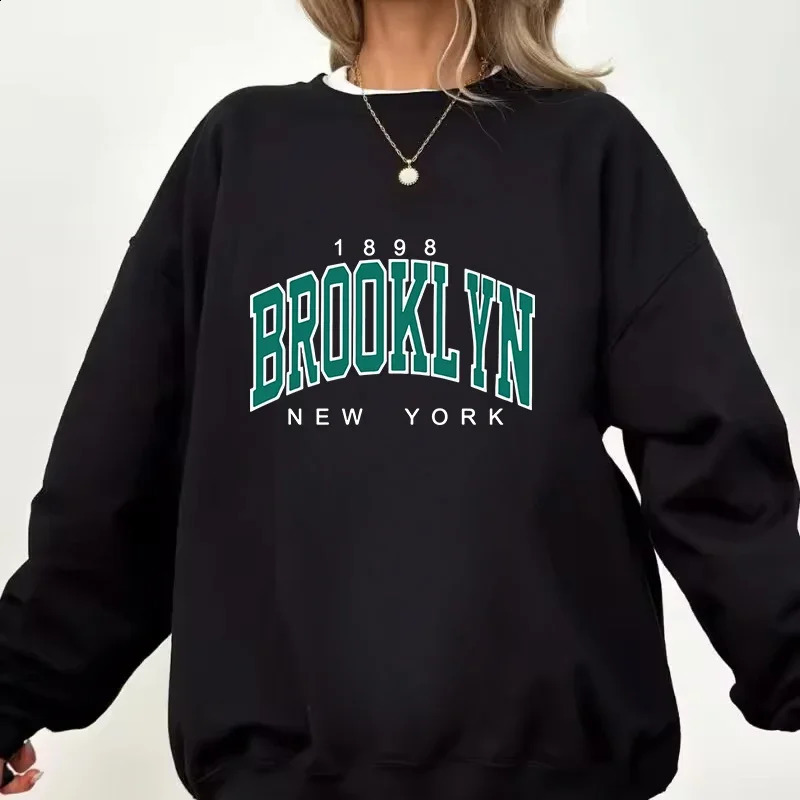 selling womens sportswear unique printed Oneck top casual jogging win over daily commuting party clothing loose 250318