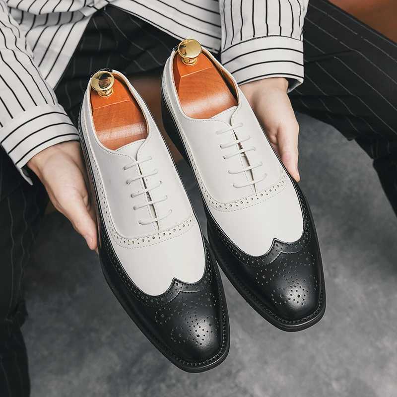 Mens Wingtip detailed dress shoes Business Two Te Oxford shoes used for wedding partiesXJ250319