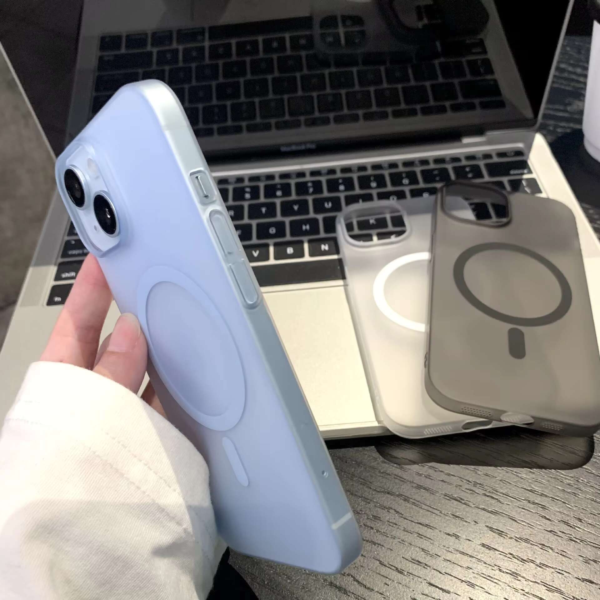 Skin Feeg Transparent Matte Magnetic Wireless Charge Phone Case for iPhone 15 14 13 12 Pro Max Shockproof Hard PC Clear Cover