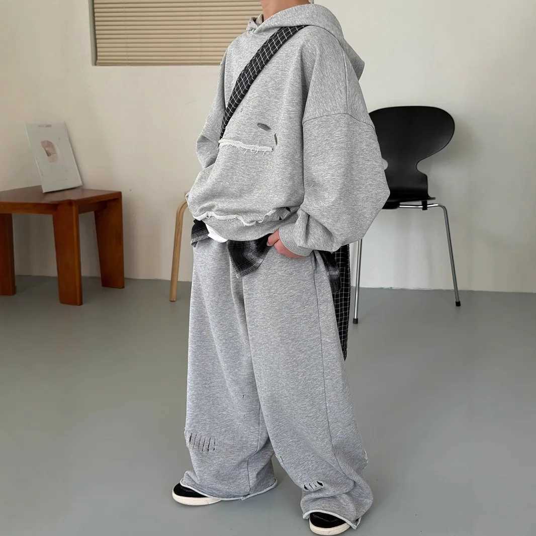 Childrens clothing boys casual pants for spring and summer 2025 new Korean style cool casual knitted childrens sports pants trendT250318