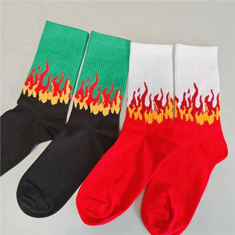 2Pairs Mens Cotton Mens Casual Flame Printed Hip Hop Socks Unisex Harajuku Womens Suffocating Socks Mens Skateboarding Socks 2024 New Edition X250319