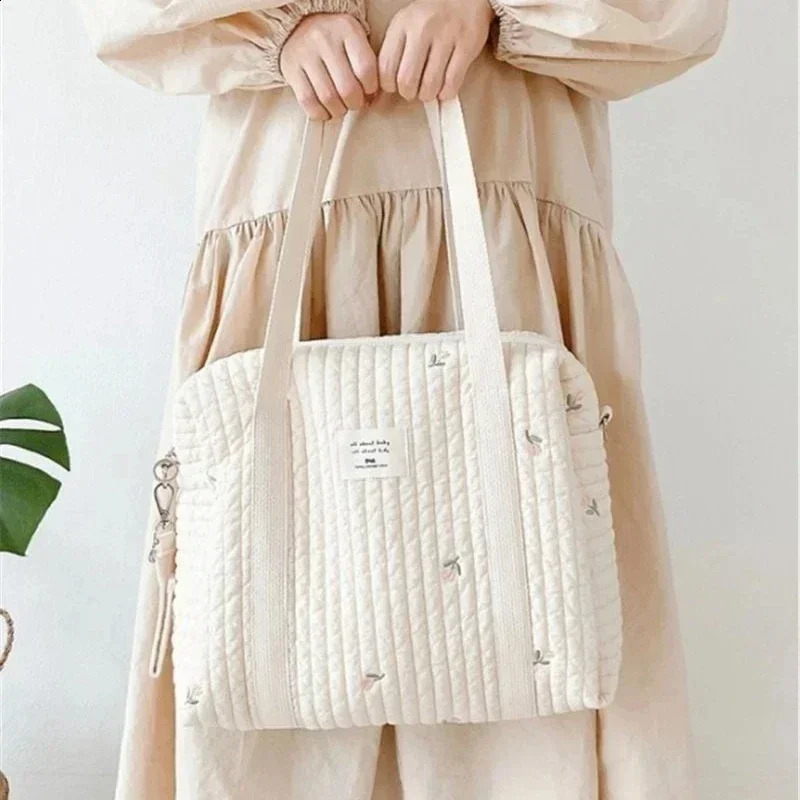 Korea Style born Baby Care Diaper Mummy Shoulder Bag Embroidery Quilted Stroller Diaper Storage Organizer Large Handbags 250319