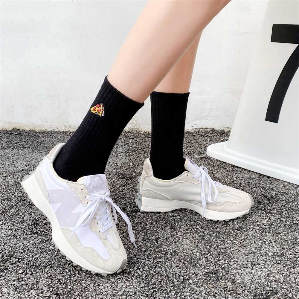 Warm Winter New Funny Embroidery Hamburger Pizza Pattern White Black Gray Casual Hipster Thick Socks Christmas Gift Dropship X250319