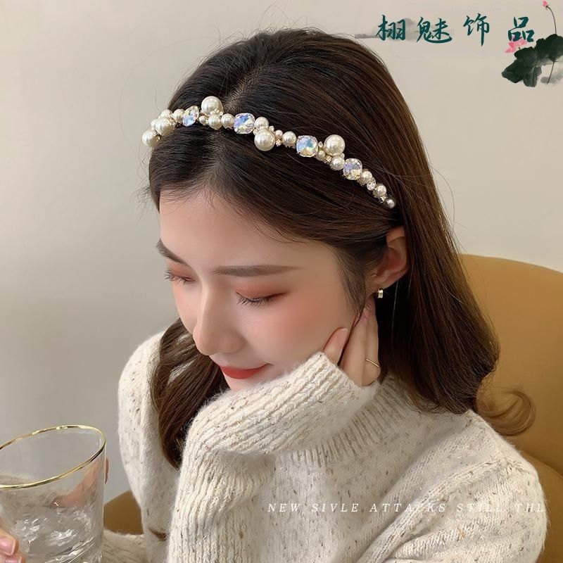 Chic Vintage-Style Faux Pearl Headbands Perfect Adornment for Every Special Moment